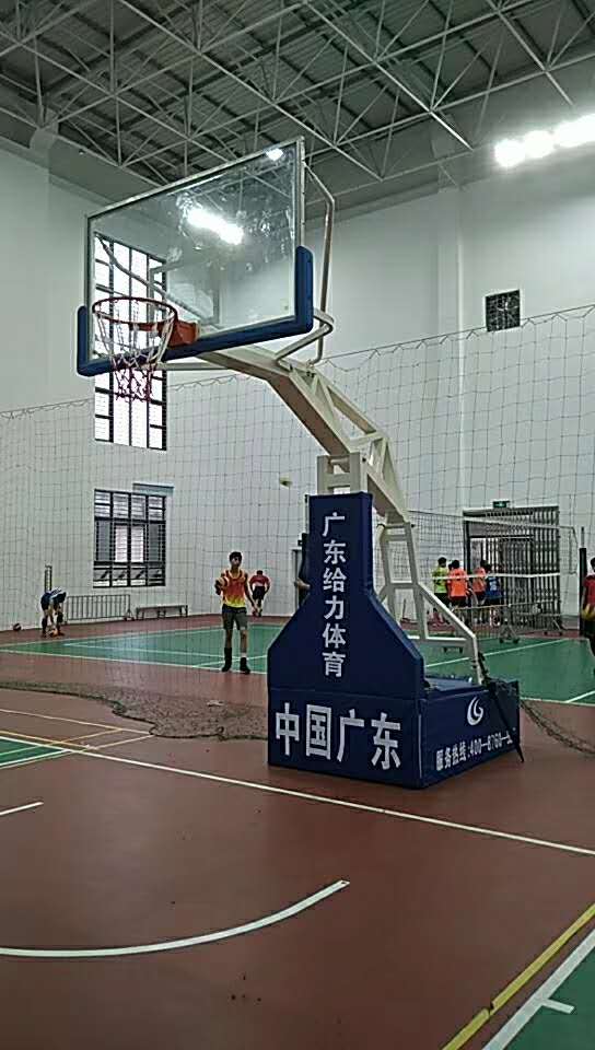 江门台山市一中安装J9游会体育液压篮球架工程案例