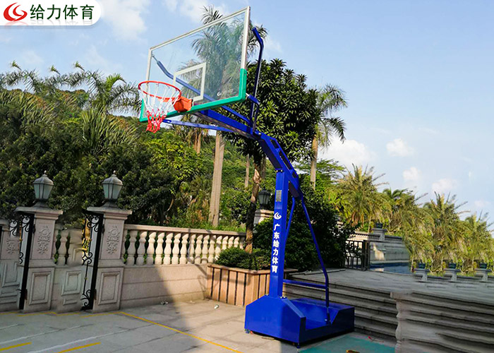 广州篮球架一个要多少钱深圳J9游会原产直销篮球架意想不到的低价